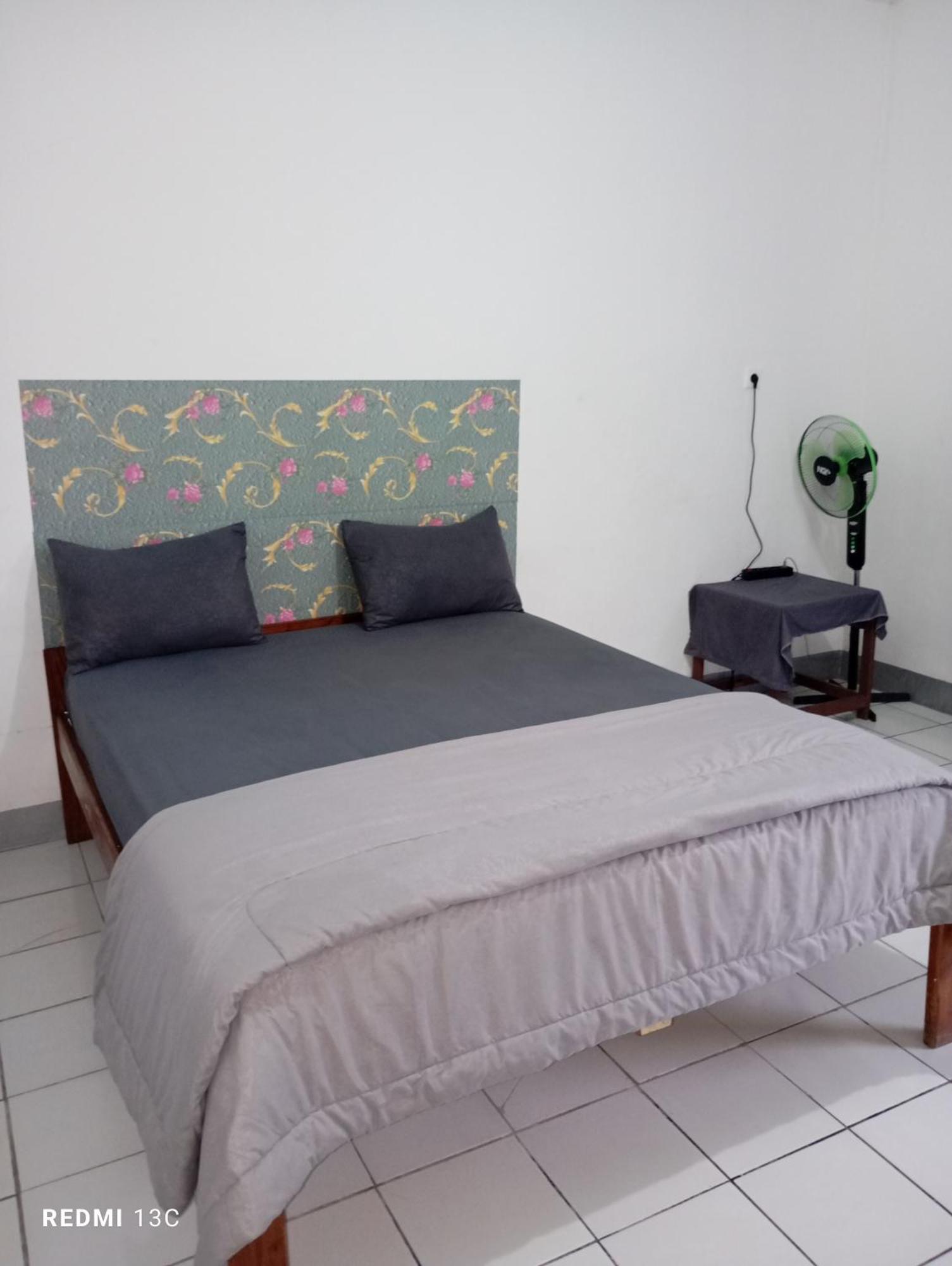 Hidayah Homestay Kelimutu Exterior photo